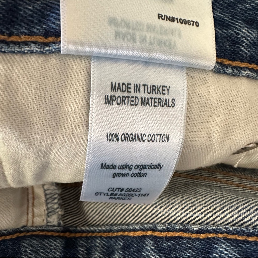 Agolde Parker Vintage Cuf Off Blue Denim Frayed Shorts Lowkey Size 32 NWT - Picture 9 of 10